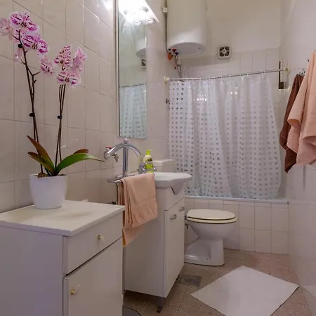 With A Parking Space - 13572 تْسْغيكفانِتْسا