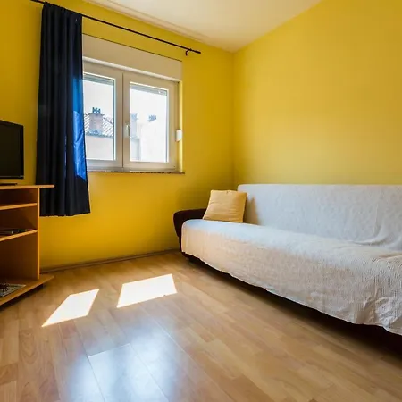 With A Parking Space - 13572 شقة