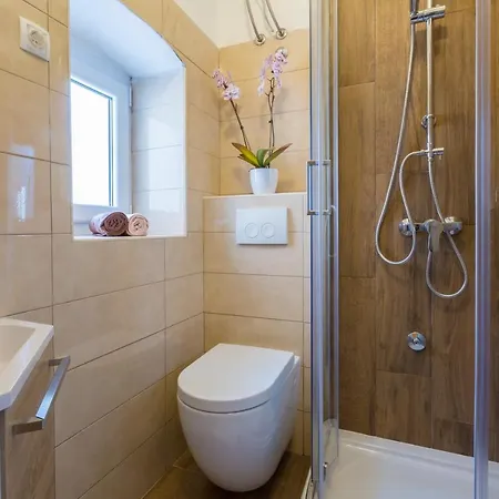 With A Parking Space - 13572 ツリクヴェニツァ