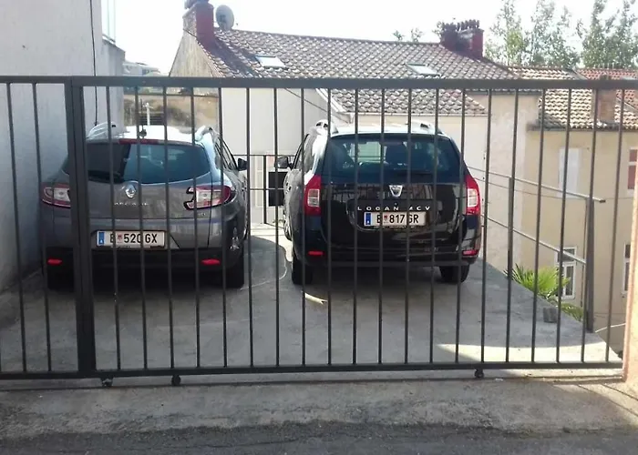 With A Parking Space - 13572 *